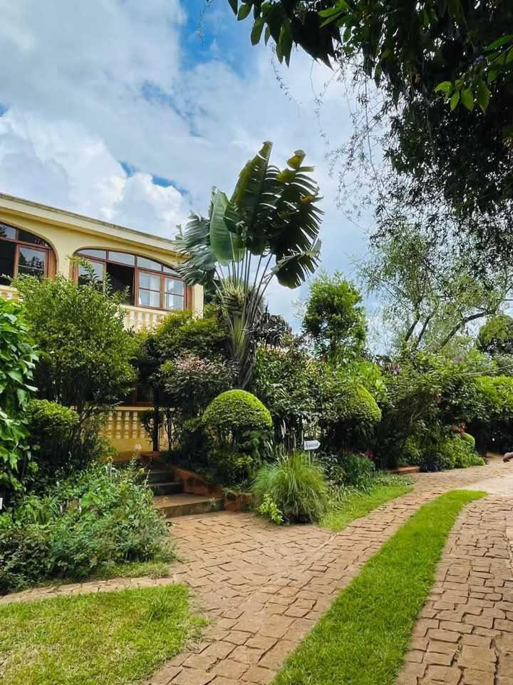 Souimanga-Hotel Antsirabe Extérieur photo