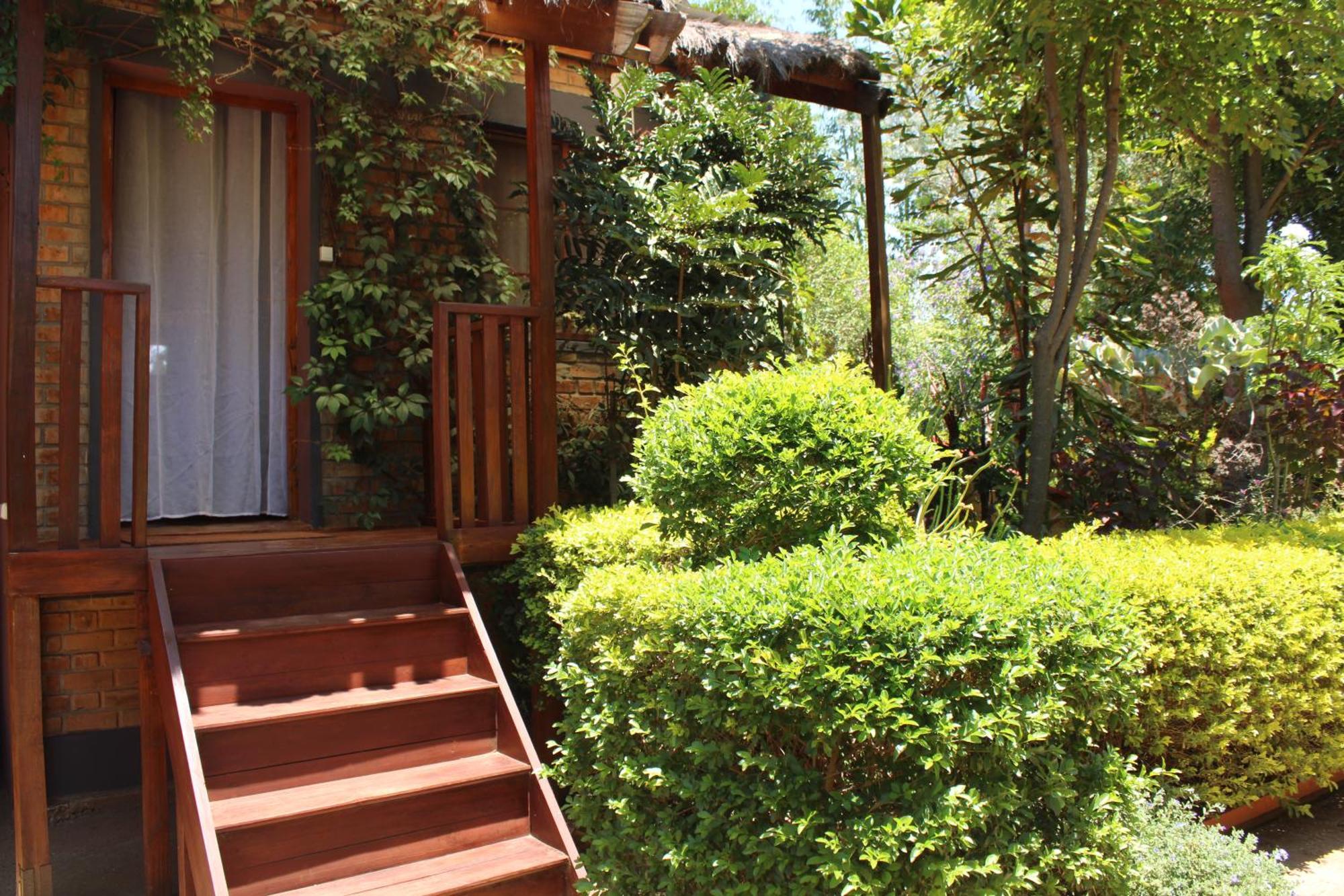 Souimanga-Hotel Antsirabe Extérieur photo